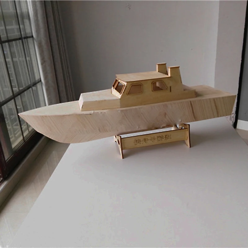 Zusammengebauter Bootsmodellba – Model Kit Yacht Bewertung und Preis
