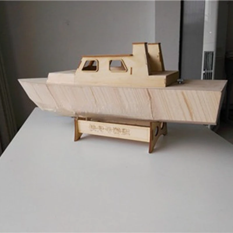 Zusammengebauter Bootsmodellba – Model Kit Yacht Bewertung und Preis