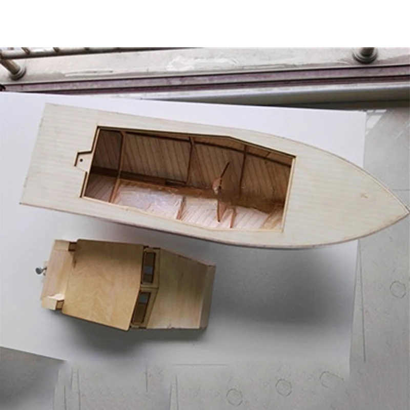 Zusammengebauter Bootsmodellba – Model Kit Yacht Bewertung und Preis